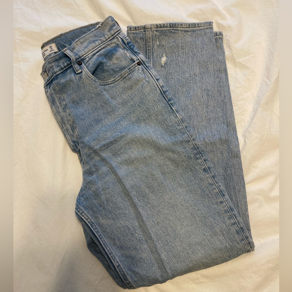 Abercrombie 90s Straight Ultra High Rise